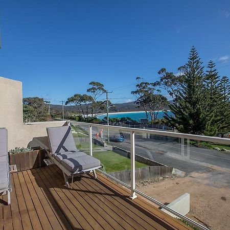 Binalong Bay Quarterdeck Apartment מראה חיצוני תמונה