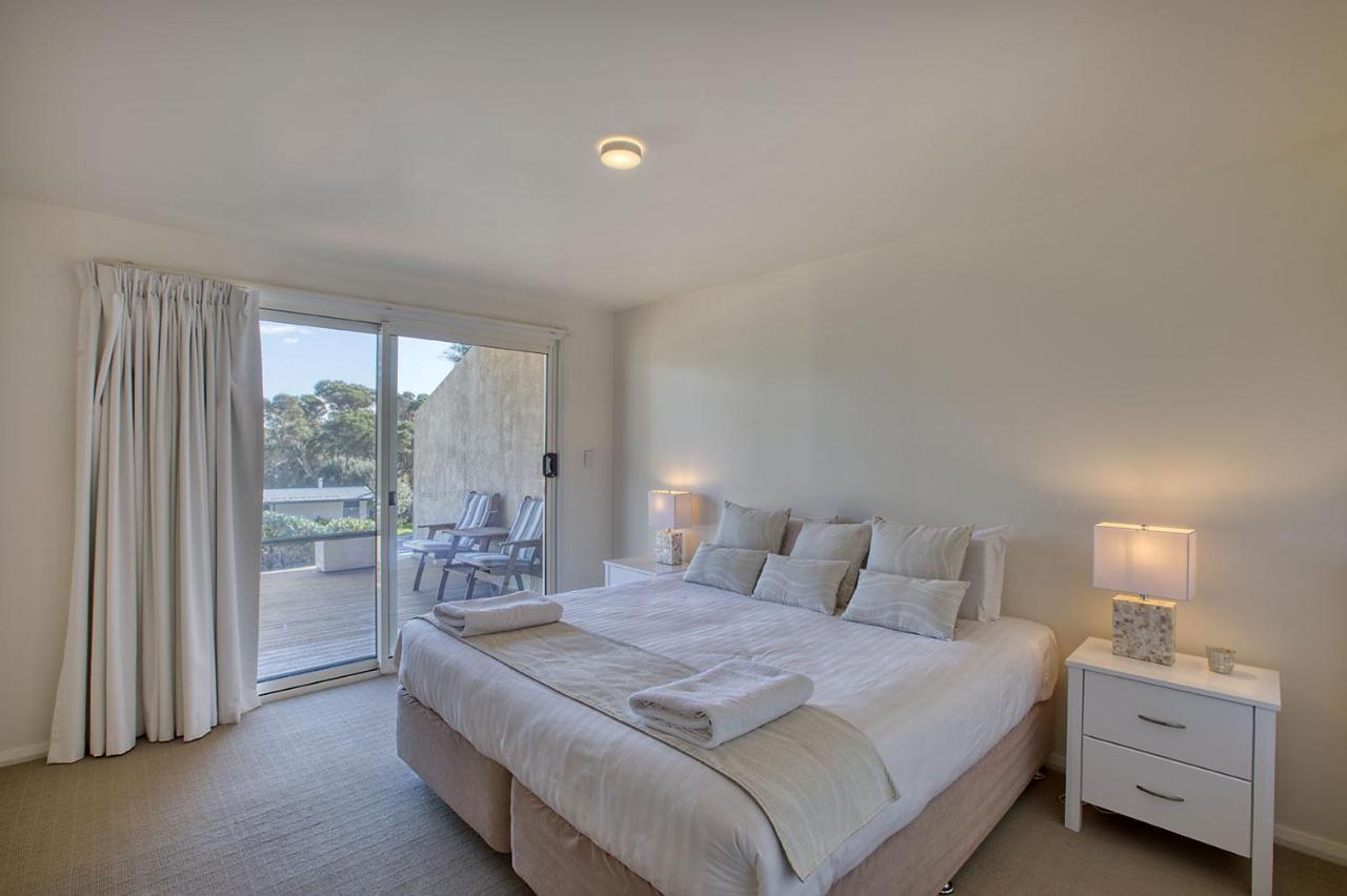Binalong Bay Quarterdeck Apartment מראה חיצוני תמונה