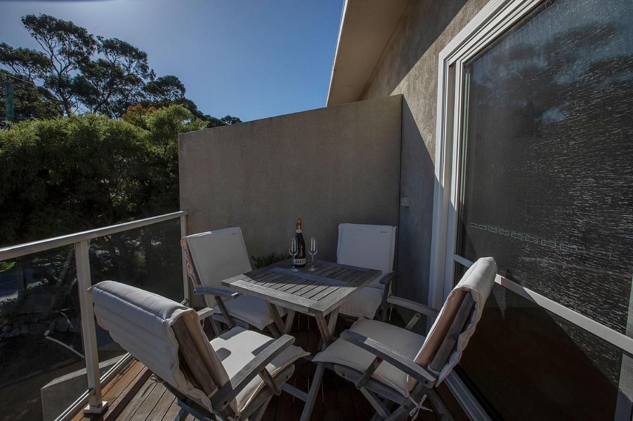 Binalong Bay Quarterdeck Apartment מראה חיצוני תמונה